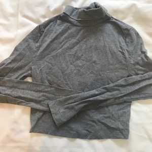 Cropped grey turtle neck